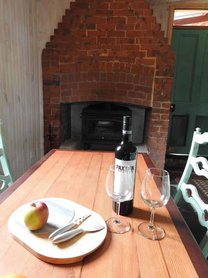 Cooks Cottage แมคลาเรนเวล ภายนอก รูปภาพ